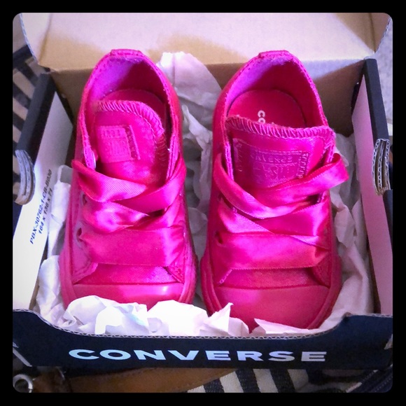 pink pop converse